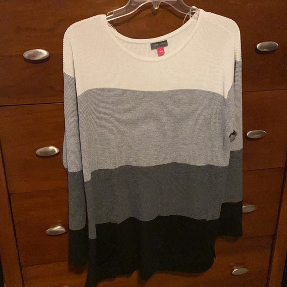 Vince Camuto | Sweaters | Two Pocket 